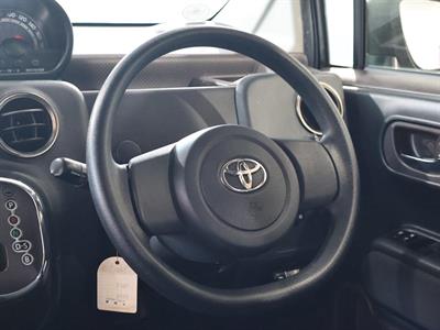 2015 Toyota Spade - Thumbnail
