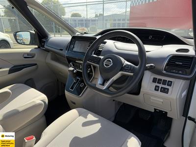 2019 Nissan Serena - Thumbnail