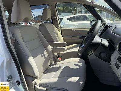 2019 Nissan Serena - Thumbnail