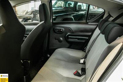 2018 Toyota Aqua - Thumbnail