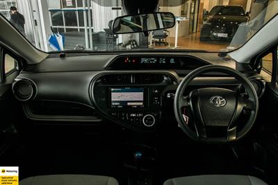 2018 Toyota Aqua - Thumbnail