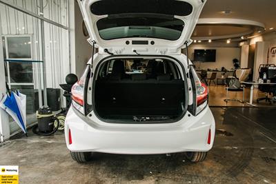 2018 Toyota Aqua - Thumbnail