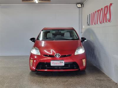 2013 Toyota Prius - Thumbnail