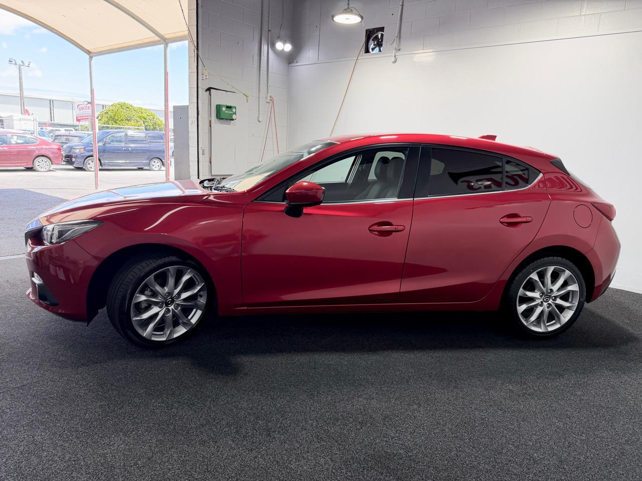 2013 Mazda Axela