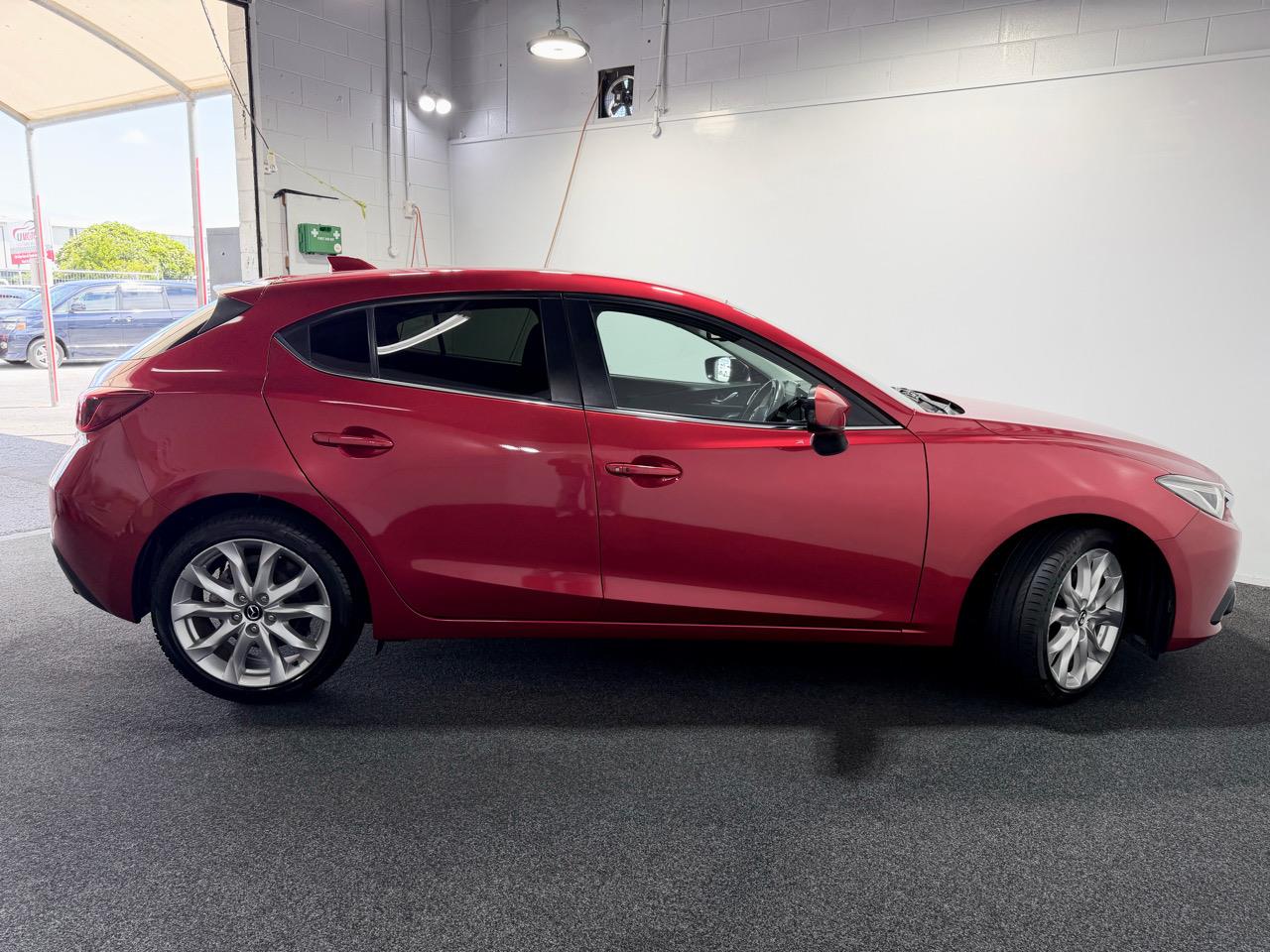 2013 Mazda Axela