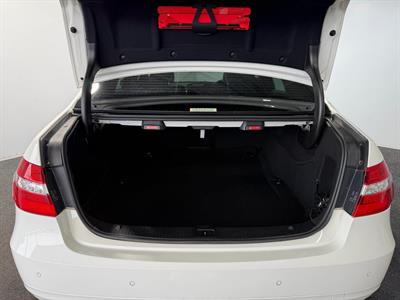 2009 Mercedes-Benz E 250 - Thumbnail