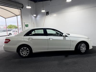2009 Mercedes-Benz E 250 - Thumbnail