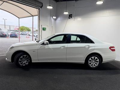 2009 Mercedes-Benz E 250 - Thumbnail