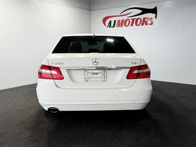 2009 Mercedes-Benz E 250 - Thumbnail