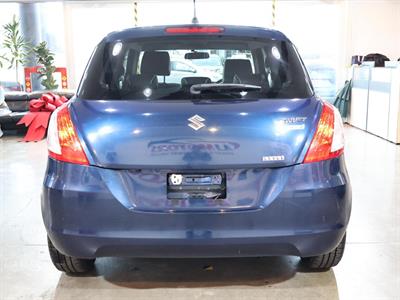 2015 Suzuki Swift - Thumbnail
