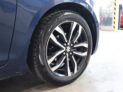 2015 Suzuki Swift - Thumbnail
