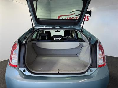2015 Toyota Prius - Thumbnail