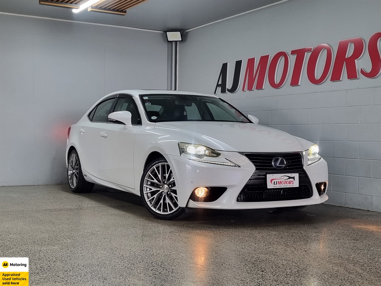 2013 Lexus IS 300h