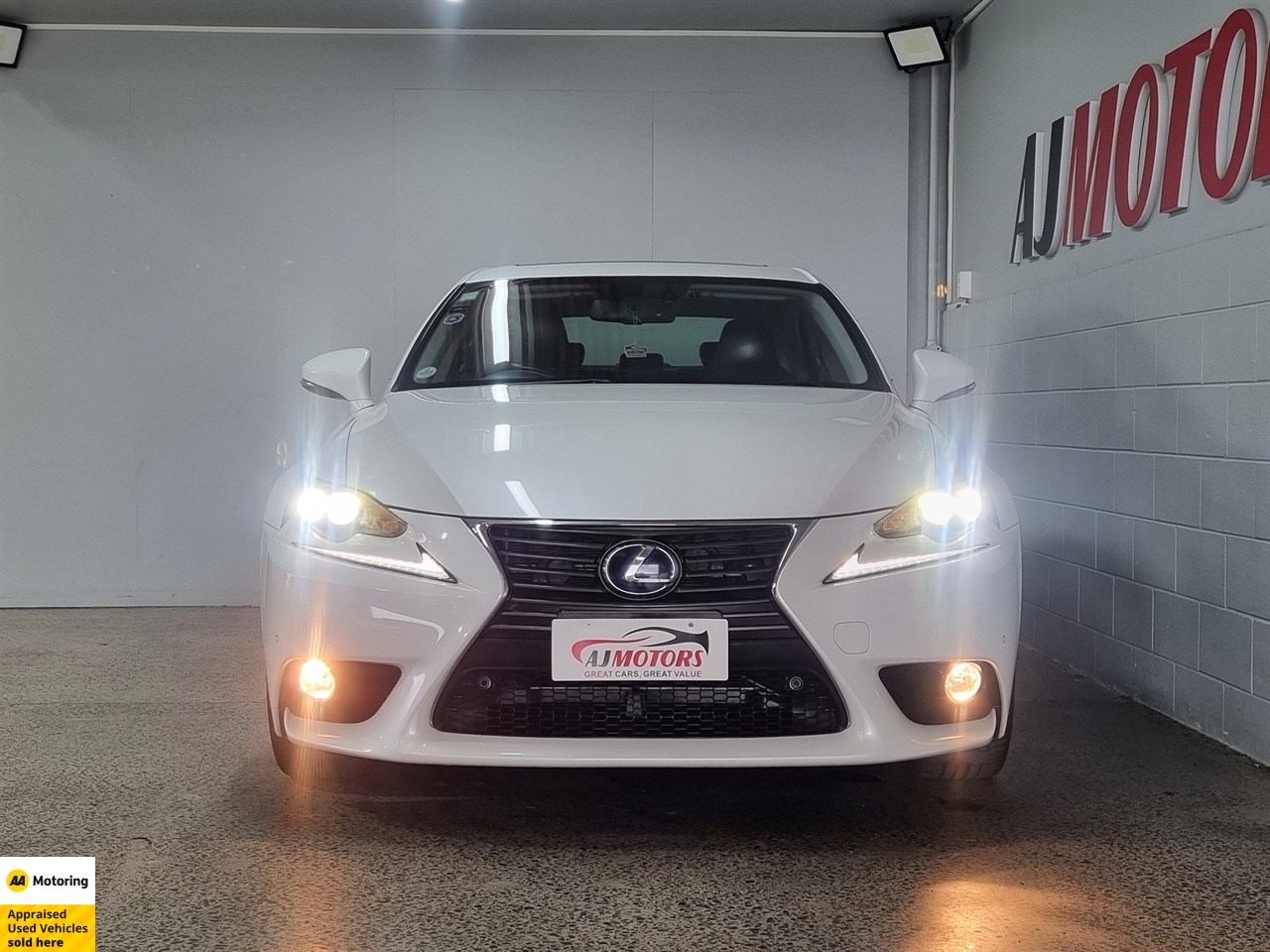 2013 Lexus IS 300h