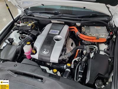 2013 Lexus IS 300h - Thumbnail