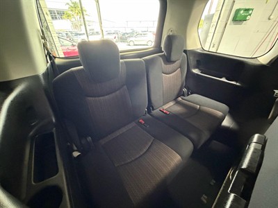 2015 Nissan Serena - Thumbnail