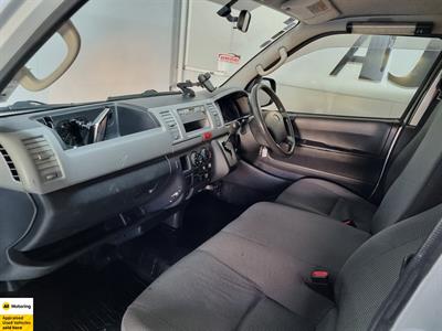2013 Toyota Hiace - Thumbnail