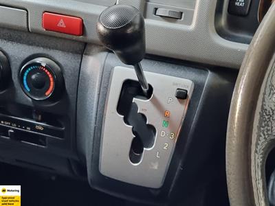 2013 Toyota Hiace - Thumbnail