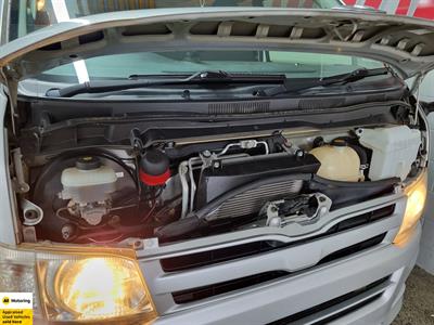 2013 Toyota Hiace - Thumbnail