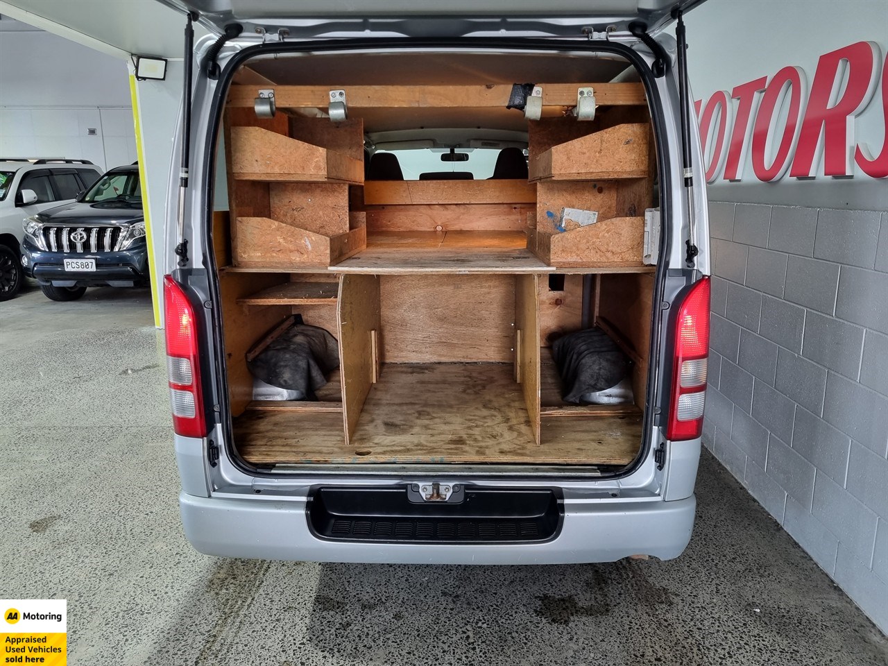 2013 Toyota Hiace
