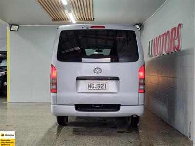 2013 Toyota Hiace - Thumbnail