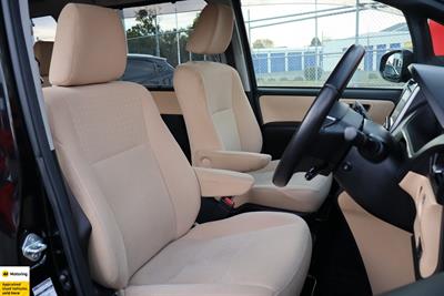 2014 Toyota Noah - Thumbnail
