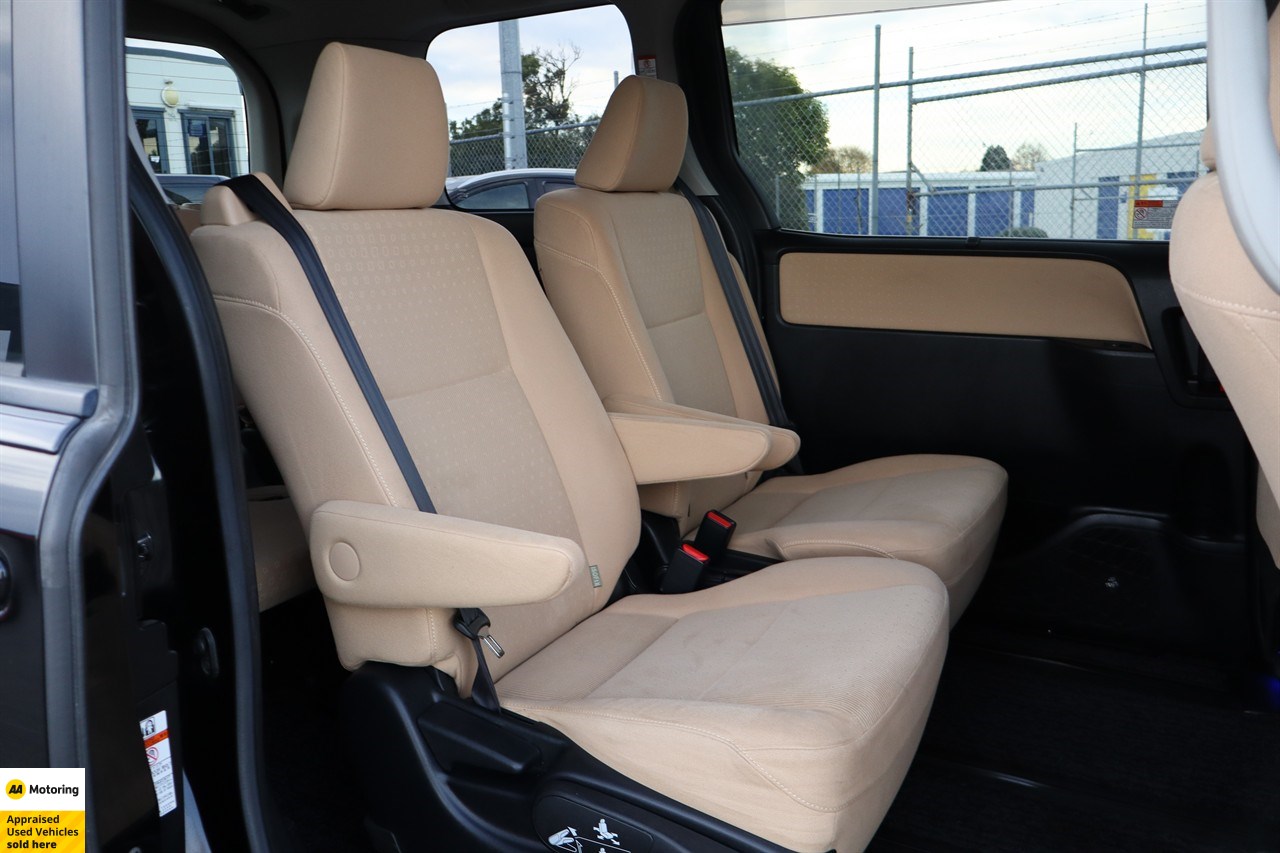 2014 Toyota Noah