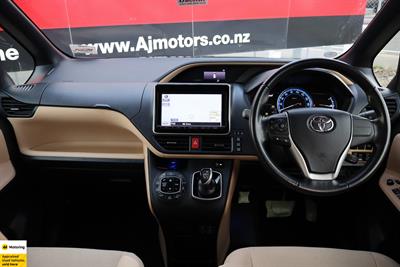 2014 Toyota Noah - Thumbnail