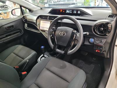 2017 Toyota Aqua - Thumbnail