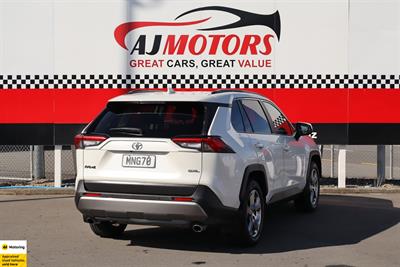 2019 Toyota RAV4 - Thumbnail