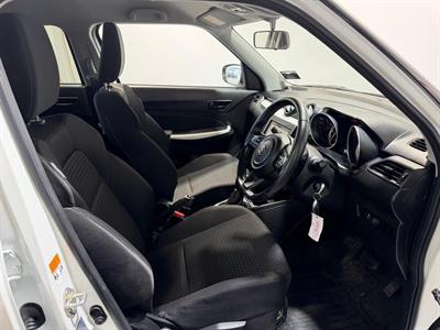 2022 Suzuki Swift - Thumbnail