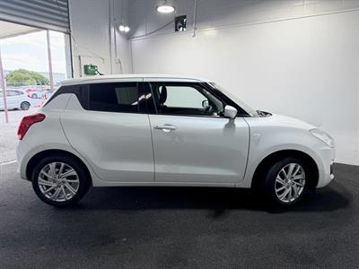 2022 Suzuki Swift - Thumbnail