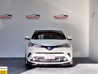 2017 Toyota C-HR - Thumbnail