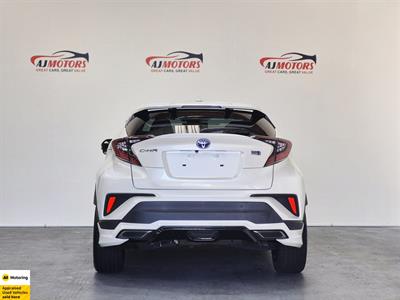 2017 Toyota C-HR - Thumbnail