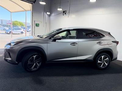2018 Lexus NX 300h - Thumbnail