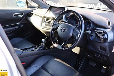 2017 Toyota C-HR - Thumbnail
