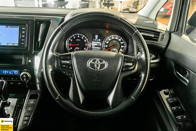 2015 Toyota Alphard - Thumbnail