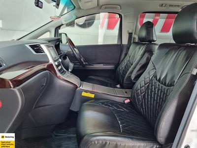 2012 Toyota Vellfire - Thumbnail