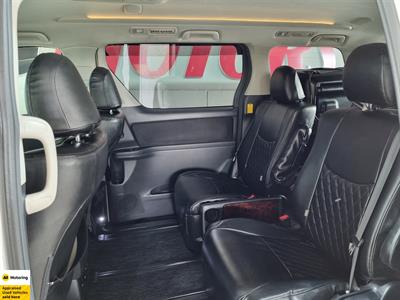 2012 Toyota Vellfire - Thumbnail