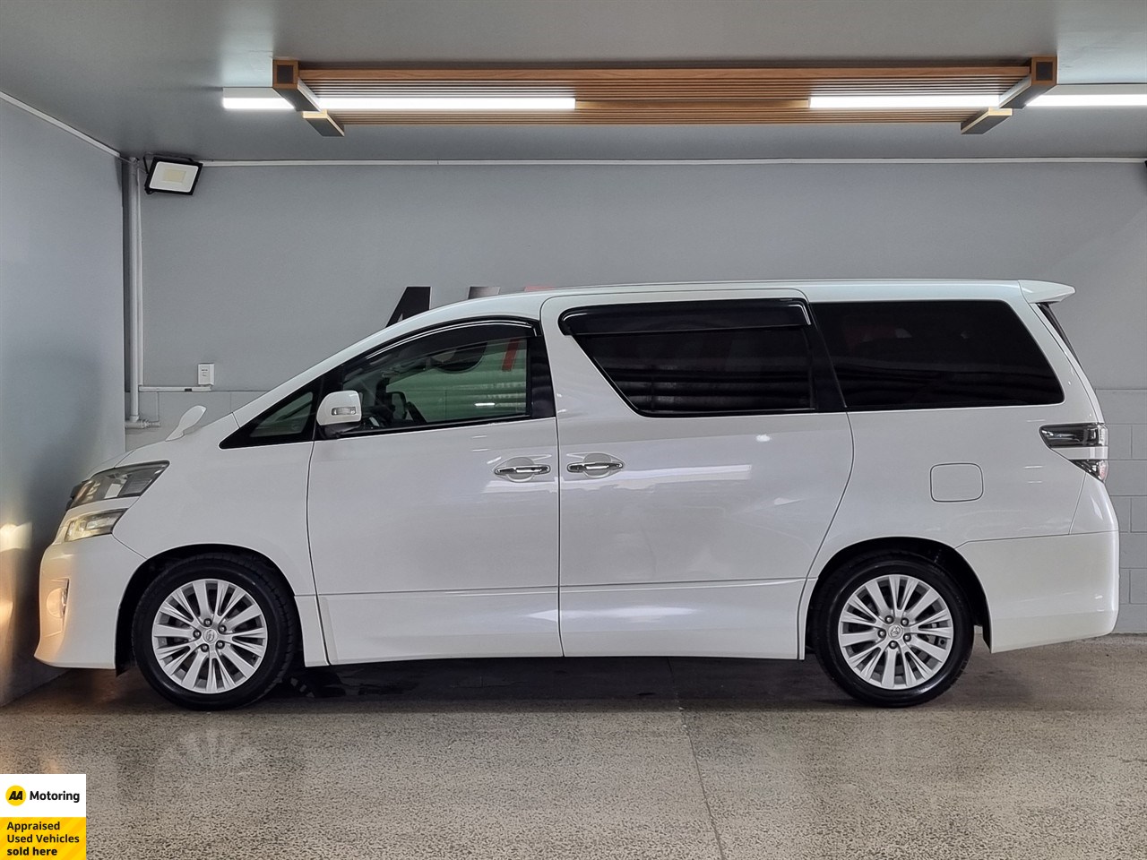2012 Toyota Vellfire