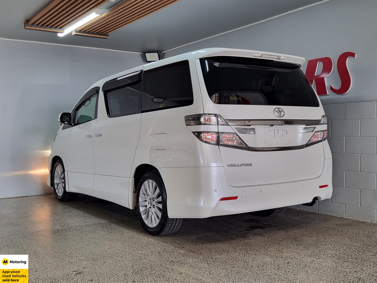 2012 Toyota Vellfire
