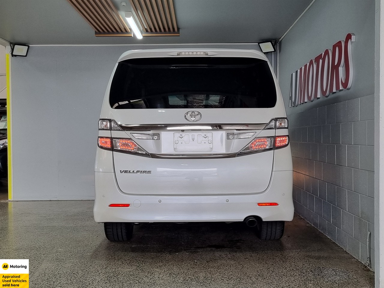 2012 Toyota Vellfire