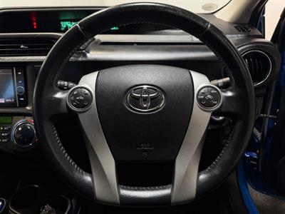 2013 Toyota Aqua - Thumbnail