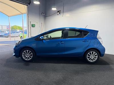 2013 Toyota Aqua - Thumbnail