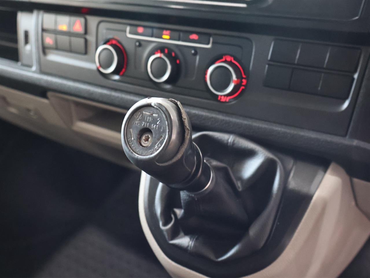 2018 Volkswagen Transporter