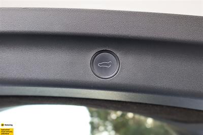 2022 Tesla Model Y - Thumbnail