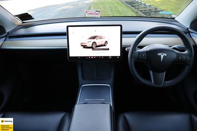 2022 Tesla Model Y - Thumbnail