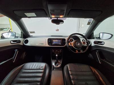 2013 Volkswagen Beetle - Thumbnail