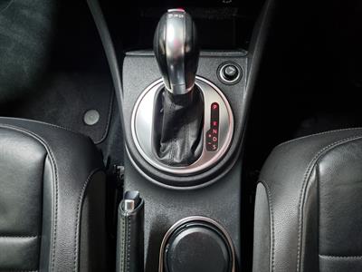 2013 Volkswagen Beetle - Thumbnail