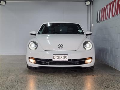 2013 Volkswagen Beetle - Thumbnail